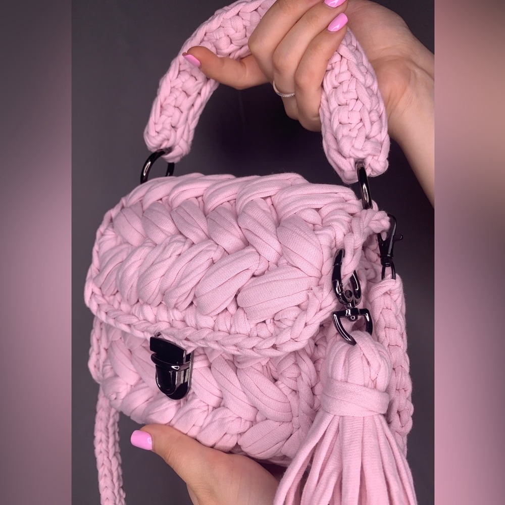 Handcrafted light pink purse, a charming blend of elegance and eco-conscious